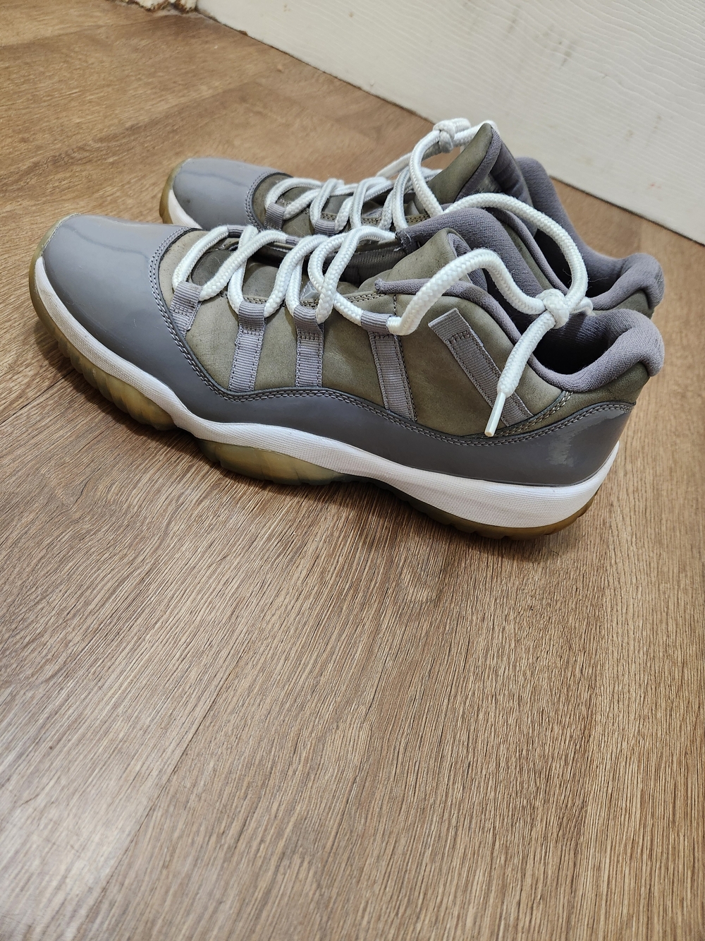 Men's Jordan Retro 11  Low-Top Athletic Sneakers in Gray and White